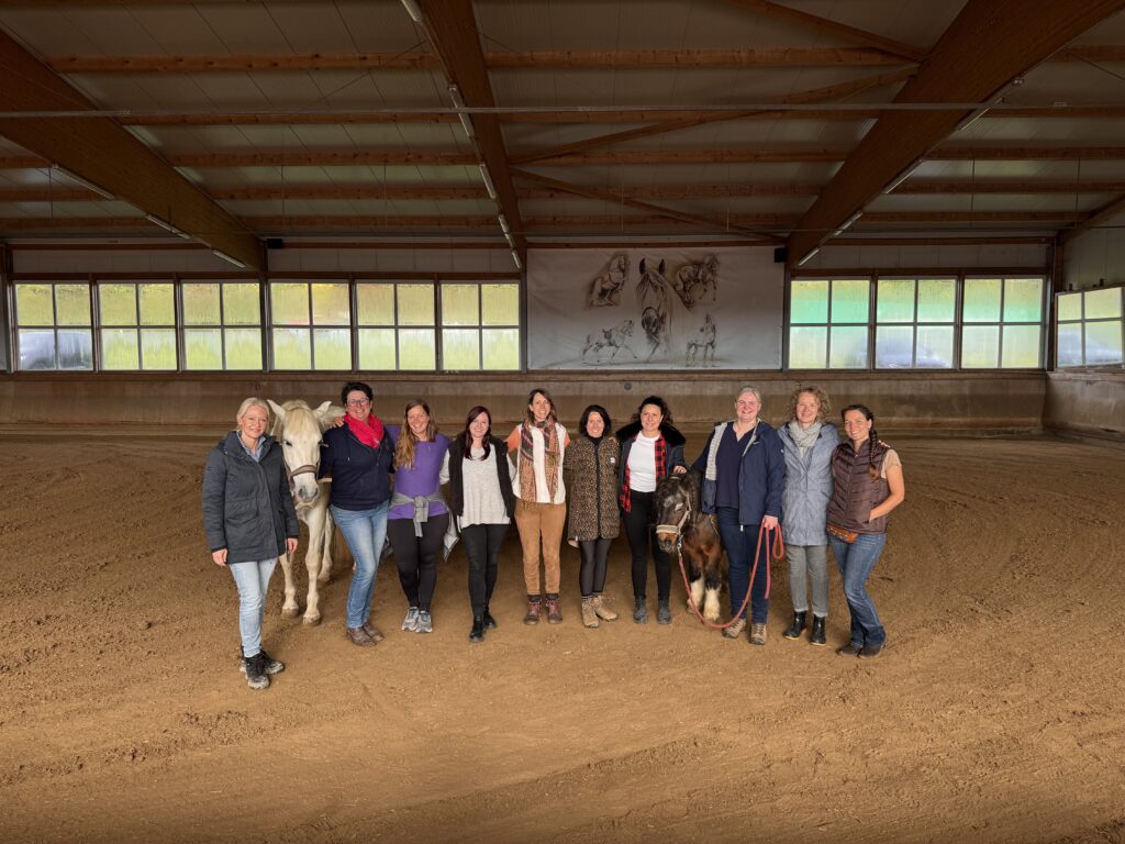 Abschlußgruppe Pferdegesütztes Coaching Ausbildung
